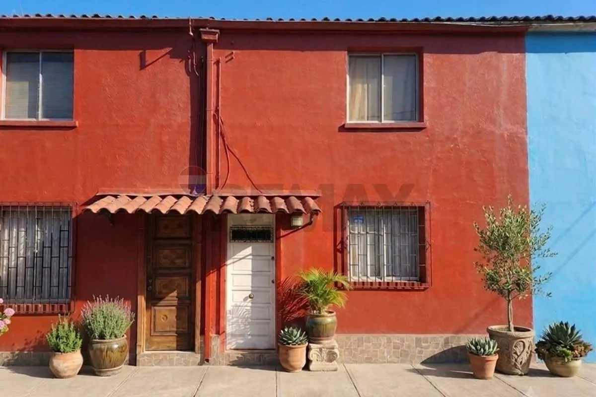 Imagen 1 de 10 de Casa A Pasos Del Metro Cerrillos