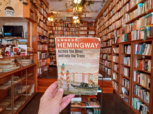 Across De River And Into The Trees. Ernest Hemingway.