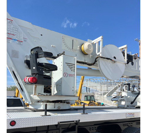 Grua Elliot Camion Peterbilt 2016 15ton