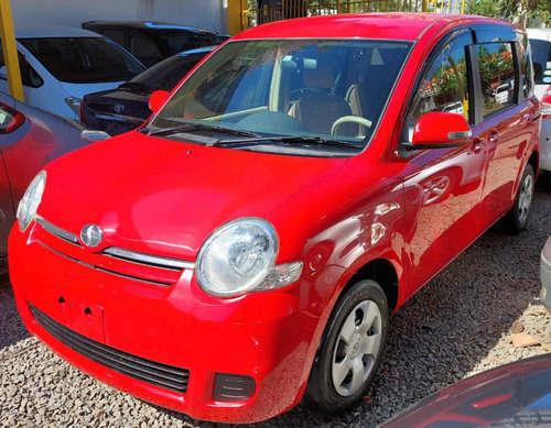 Imagen 3 de 10 de Toyota Sienta Automática