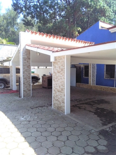 Imagen 5 de 30 de Vendo Hermosa Y Amplia Casa, Ubicada En Un Lugar De Ensueño, Rodeada De Naturaleza, Excelente Precio, 3 Salas, 4 Dormitorios, Alta Plusvalia Y Seguridad