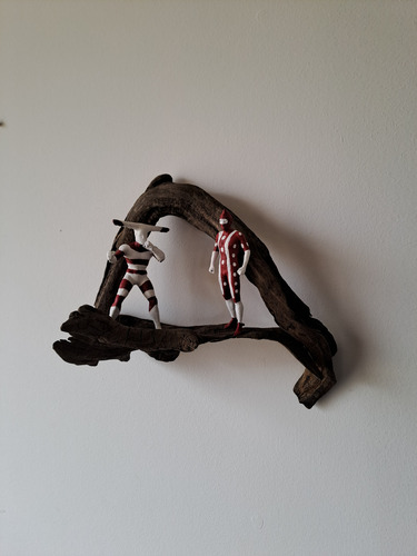 Selknam Para Pared En Base De Madera Rustica