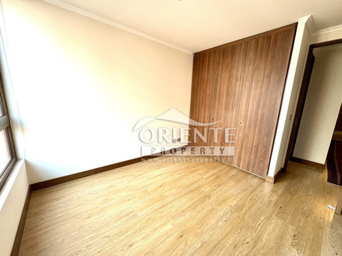 Vive En La Dehesa | 3 Dormitorios + Servicio + Sala De Estar