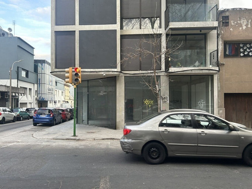 Venta Local Esquina Centro Montevideo
