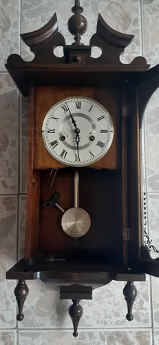 Reloj De Pared De Pendulo (Usado)