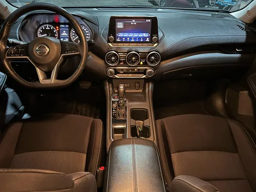 Nissan Sentra 1.8 Advance Cvt