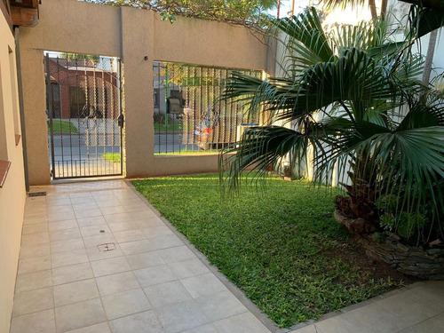 Imagen 2 de 22 de Excelente Casa De 4 Ambientes Con Piscina