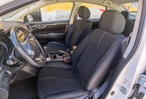 Imagen 12 de 15 de Nissan Sentra 2017 1.8 Advance Mt
