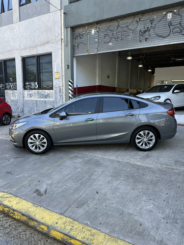 Chevrolet Cruze II 1.4 Sedan Lt