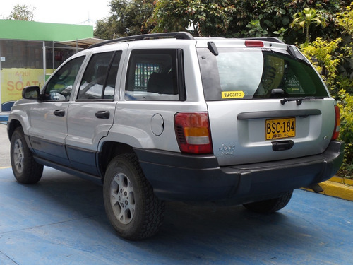 Jeen Grand Cherokee