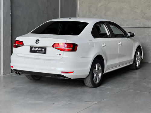 Volkswagen Jetta 2.0 Comfortline Flex Aut 4p