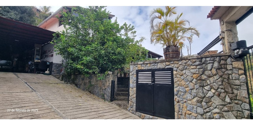 Casa En Venta En Urb Los Teques Country Club