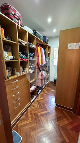 Se Vende Hermoso Chalet En Villa Bosch!!!! Frente A La Plaza Del Pio Xii