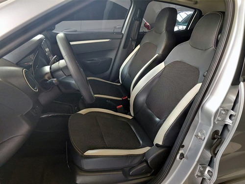 Imagem 11 de 15 de Kwid Intense 1.0 2017/2018 Único Dono
