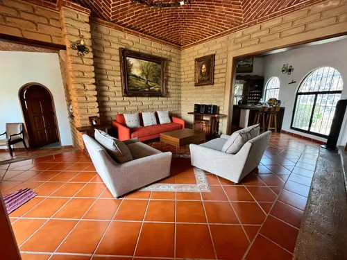 Casa Amueblada Con Alberca Y Vistas Panorámicas ¡baja De Precio De $5'400,000. A $4'500,000!