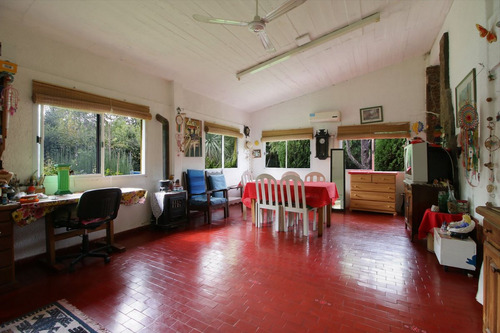 Venta Casa Sobre Tres Lotes Con Pileta