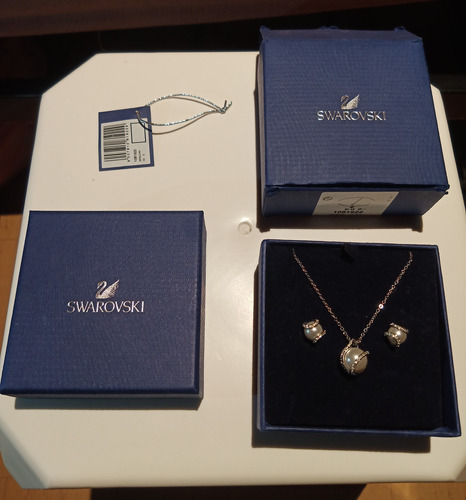 Swarovski Nude Crystal Pearl Pendant & Earring Set