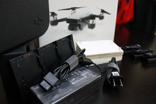 Imagen 2 de 4 de Accesorios Hélices Cargador Múltiple Dji Spark