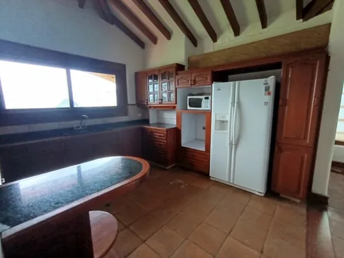 Finca En Arriendo Ubicada En Rionegro Sector Rotonda Sajonia (22136).