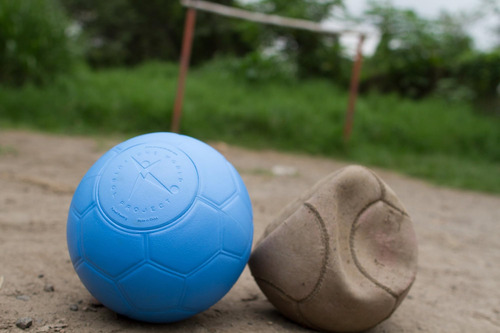 Balón De Fútbol One World Play Project Futbol No Tóxico No A