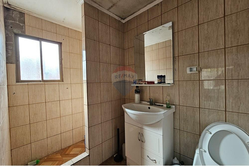 Casa En Gran Terreno / 3d - 2b - 1e