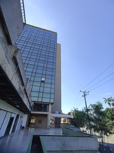 Imagen 2 de 7 de Local En Venta Av Bolivar Torre Banaven Mb Aa