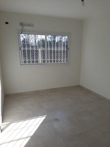 Imagen 6 de 7 de Departamento En Venta En Pilar