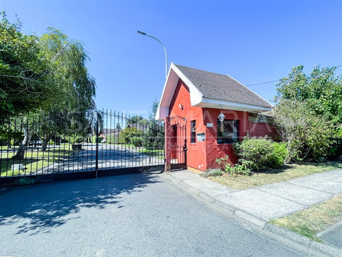 Arriendo Casa Ubicada En La Foresta, San Pedro De La Paz.