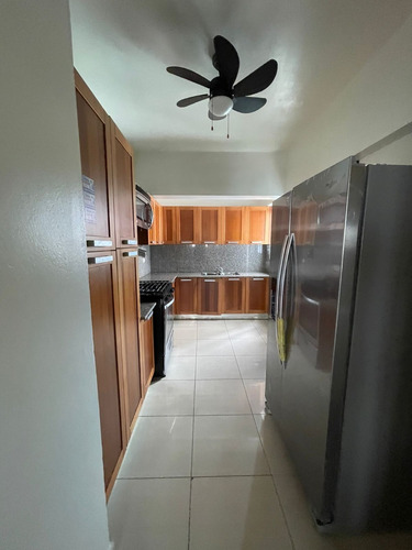 Imagen 8 de 12 de Apartamento En Alquiler Con Línea Blanca En Gascue