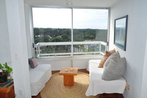 Venta De Apartamento De 2 Dormitorios En Roosevelt