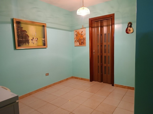 Imagen 10 de 26 de Fernando Guerrero Vende Casa De Dos Plantas En El Trigal Norte