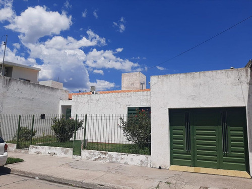 Venta Casa De Barrio El Hornero Ii
