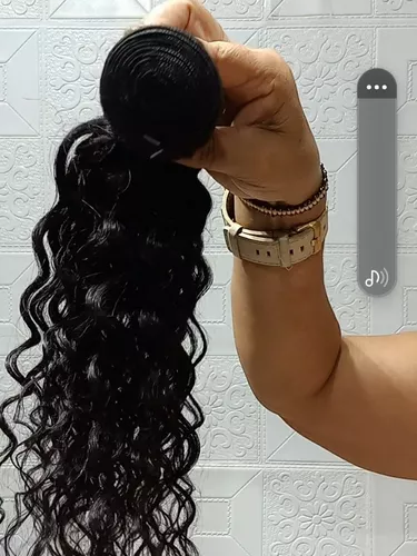 Mega hair cacheado: saiba preço, duração e mais!