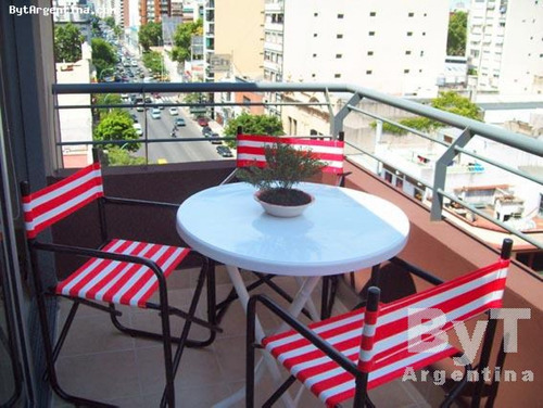 Av. Cordoba 2900 - Bonito Departamento Con Balcon En El Corazon De Buenos Aires. 