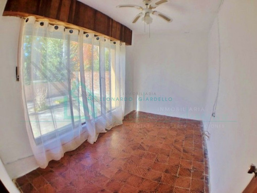 Imagen 4 de 13 de Colonia Del Sacramento - Casa De Sólida Construcción E Interesante Terreno