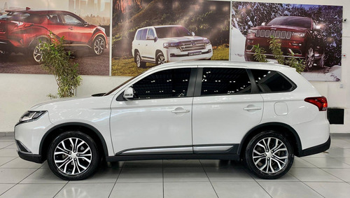 Imagem 5 de 14 de Mitsubishi Outlander 2.0 Comfort Pack 7l Cvt Gasolina Auto