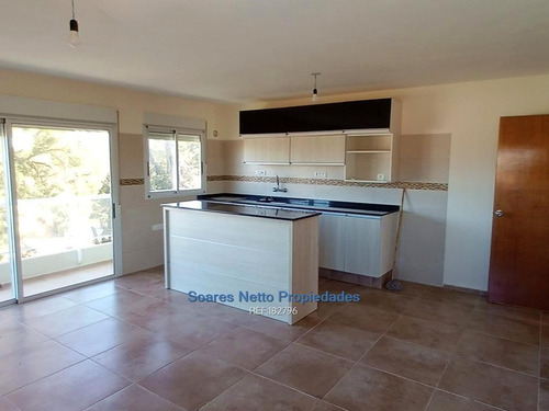 Imagen 3 de 14 de Apartamento De Muy Buen Nivel Constructivo Cw182796