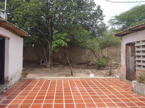Imagen 13 de 13 de Casa En Venta Estilo Colonial Economica En Pleno Centro De Coro 04126887776 23-2219