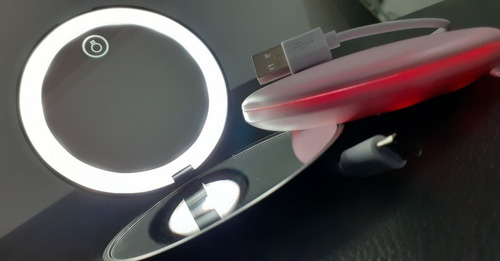 Espejo Compact Táctil Led Con Lupa Y Cargador Usb 