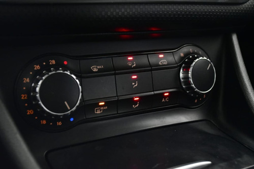 Mercedes Benz A200 Urban 1.6 2013 - 64.900km - Car Cash