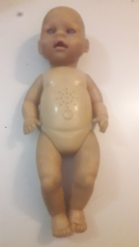 Muñeca De Plástico Articulada Reciclar (Usado)