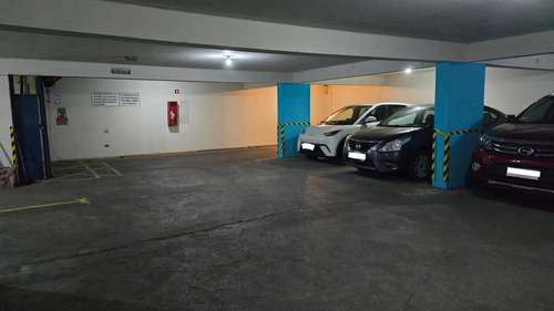 Estacionamiento Santa Rosa/alameda