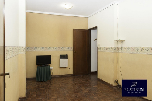 Imagen 8 de 30 de Vende Amplio Departamento Sobre Av. Belgrano Al 2000