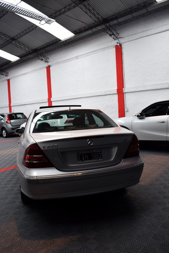Imagen 12 de 18 de Mercedes-benz 220 C220 Cdi 2005