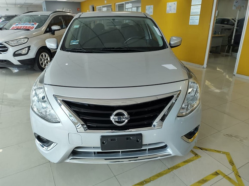 Imagen 2 de 15 de Nissan Versa 2018 1.6 Advance Mt
