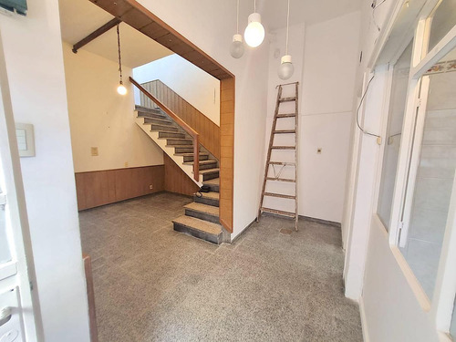 Casa En Venta 4 Dormitorios Padron Unico Garage La Comercial