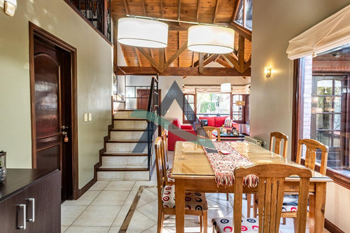 Casa 5 Ambientes C/ Dependencia. Venta Pinamar