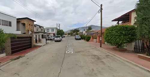 Casa En Remate Bancario En C. Sto. Tomás, El Refugio, Tecate, B.c. (60% Descuento, Excelente Plusvalía) ¡gran Oportunidad De Inversión! - Sk12