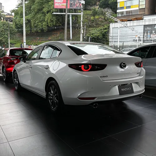 Mazda 3 Touring Mhev 2026