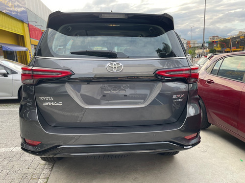 Toyota Hilux SW4 2.8 D-4D TURBO SRX PLATINUM 4X4